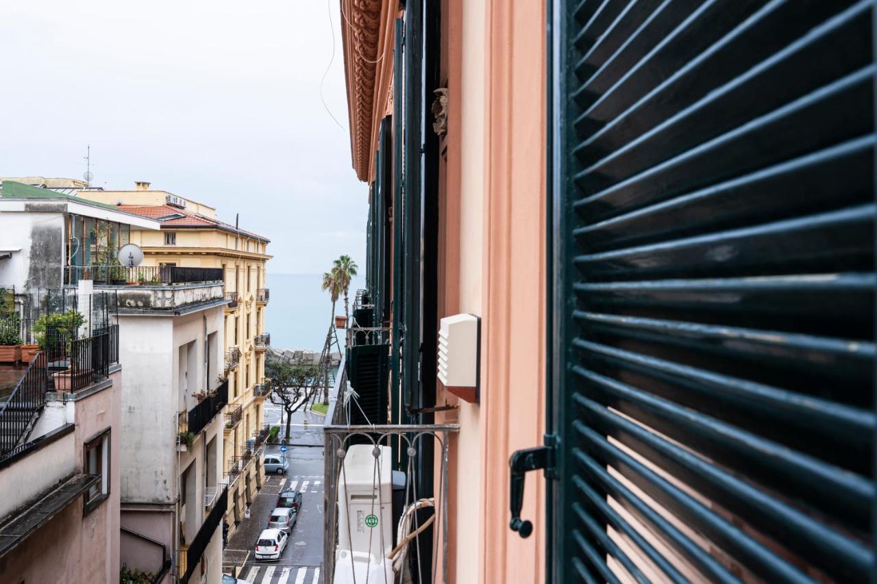 Bella Domus Suites Salerno Esterno foto